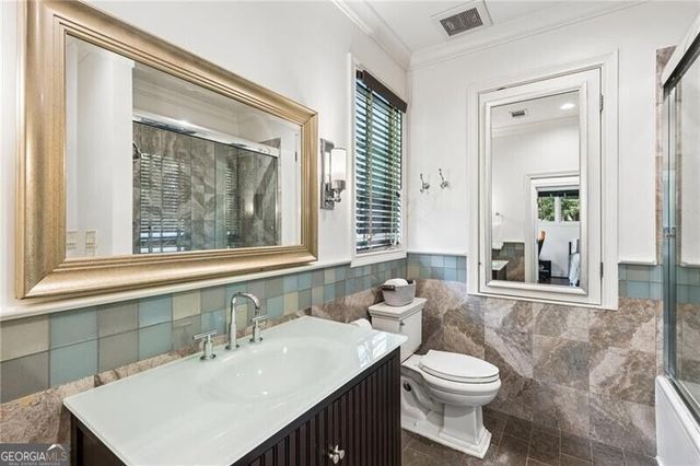 544 Hollydale Court NW, Atlanta, GA 30342