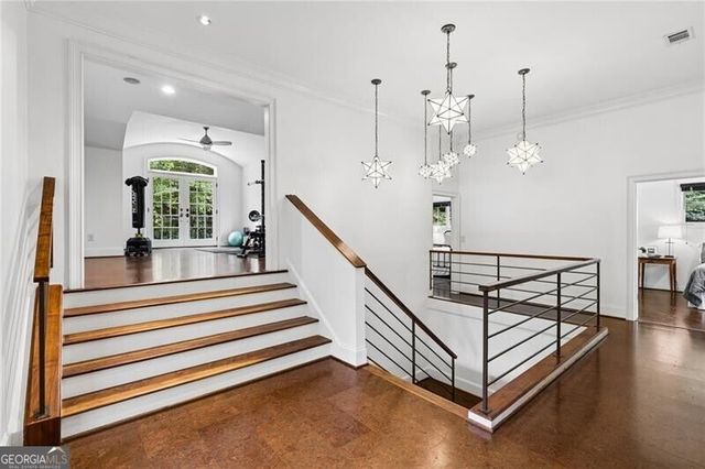 544 Hollydale Court NW, Atlanta, GA 30342