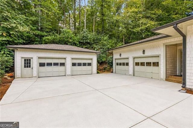 544 Hollydale Court NW, Atlanta, GA 30342