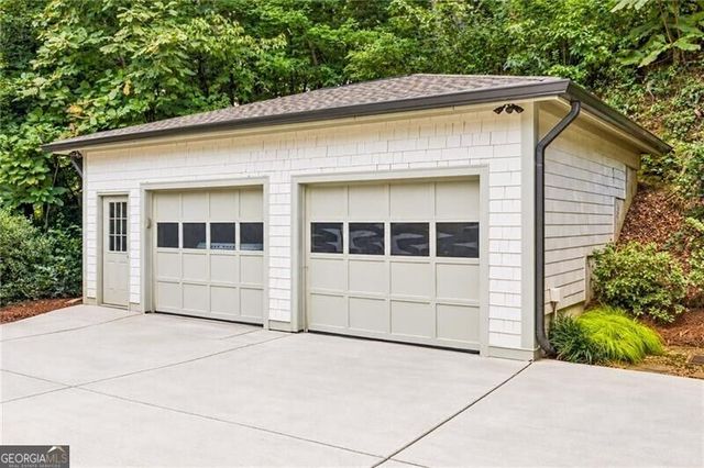 544 Hollydale Court NW, Atlanta, GA 30342