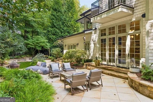 544 Hollydale Court NW, Atlanta, GA 30342
