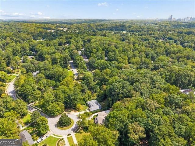 544 Hollydale Court NW, Atlanta, GA 30342