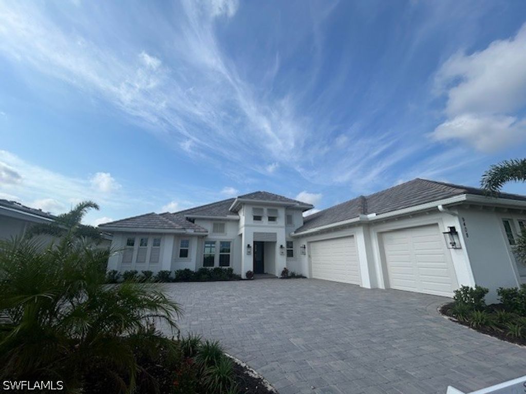 9408 Loquat LN, Naples, FL 34114
