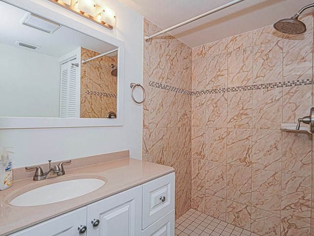 400 18th Street G2, Vero Beach, FL 32960