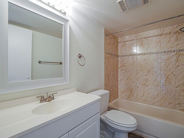 400 18th Street G2, Vero Beach, FL 32960