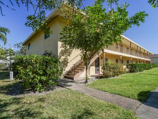 400 18th Street G2, Vero Beach, FL 32960