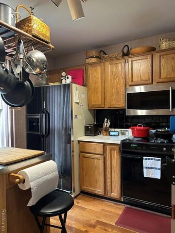 1079 Paint Creek Lane 379, Rochester Hills, MI 48306