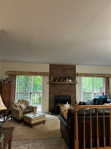 1079 Paint Creek Lane 379, Rochester Hills, MI 48306
