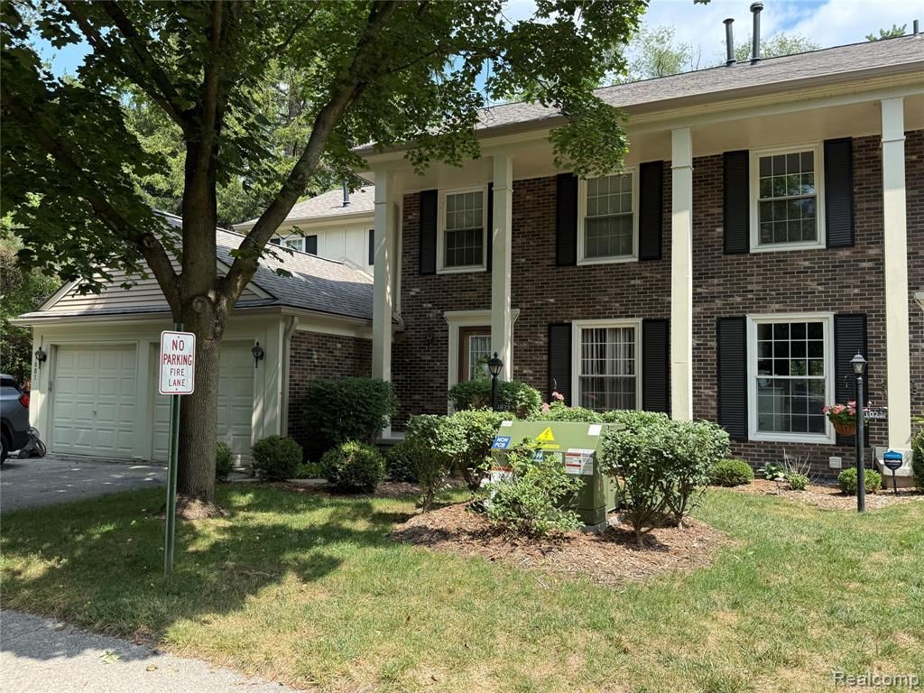 1079 Paint Creek Lane 379, Rochester Hills, MI 48306
