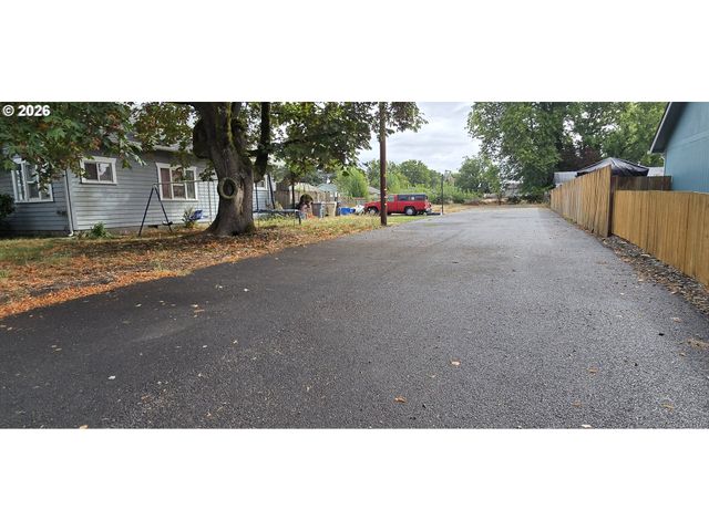 2325 MARION St Se, Albany, OR 97322