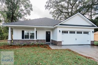 106 Mangrove Court, Jesup, GA 31545