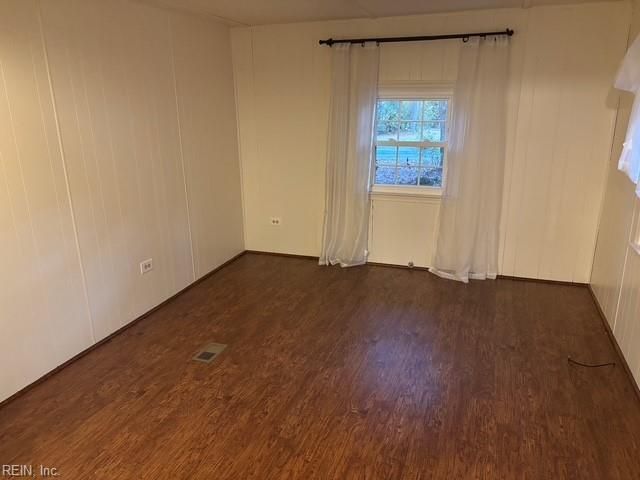 7501 Rhodes DR, Windsor, VA 23487