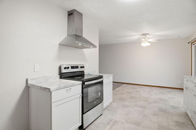 7809 Georgia Avenue N, Brooklyn Park, MN 55445