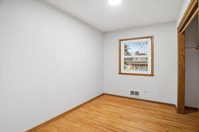 7809 Georgia Avenue N, Brooklyn Park, MN 55445