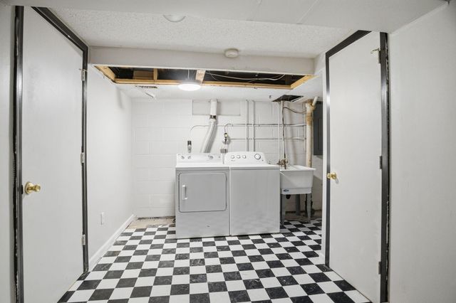 7809 Georgia Avenue N, Brooklyn Park, MN 55445