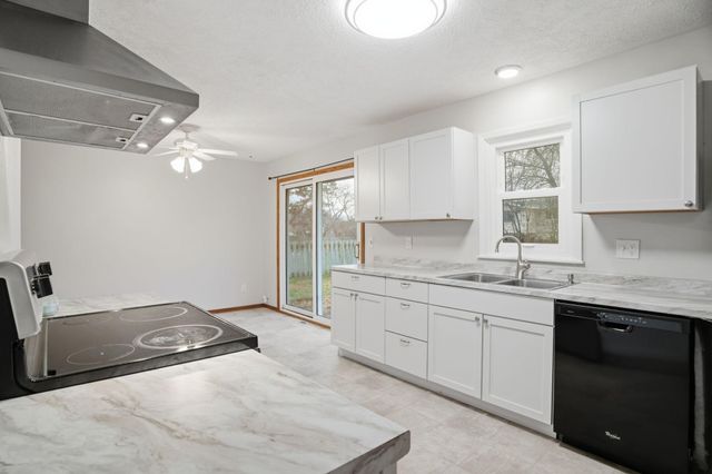 7809 Georgia Avenue N, Brooklyn Park, MN 55445