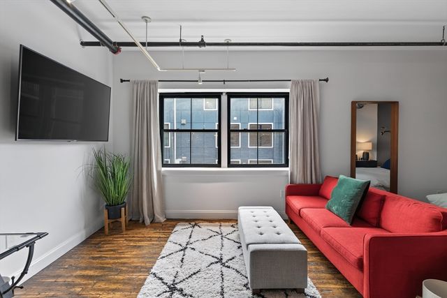 881 E 1st St 203, Boston, MA 02127