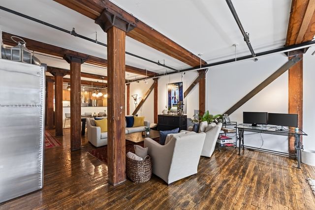881 E 1st St 203, Boston, MA 02127