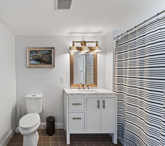 881 E 1st St 203, Boston, MA 02127
