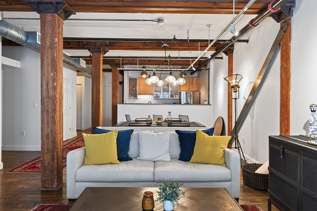 881 E 1st St 203, Boston, MA 02127