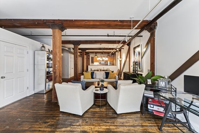 881 E 1st St 203, Boston, MA 02127