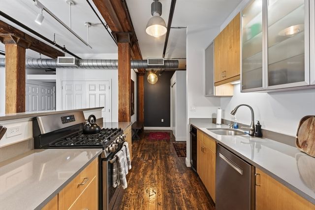 881 E 1st St 203, Boston, MA 02127