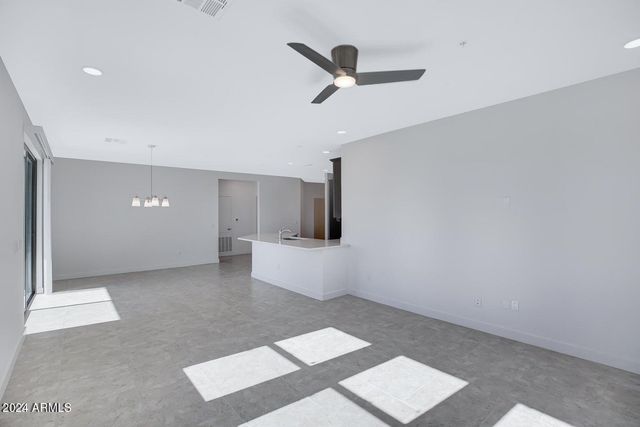 2511 W QUEEN CREEK Road 370, Chandler, AZ 85248