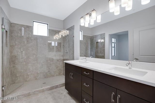 2511 W QUEEN CREEK Road 370, Chandler, AZ 85248