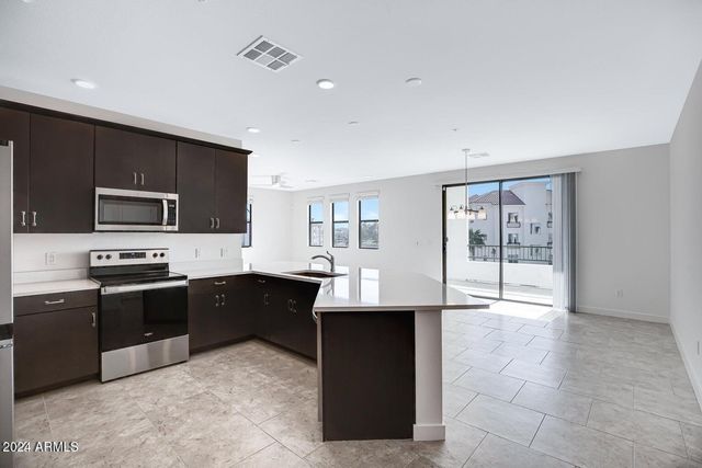 2511 W QUEEN CREEK Road 370, Chandler, AZ 85248