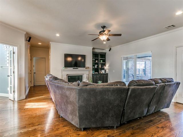 5501 Hidden Fawn Circle, Mustang, OK 73064