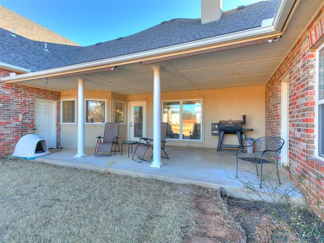 5501 Hidden Fawn Circle, Mustang, OK 73064