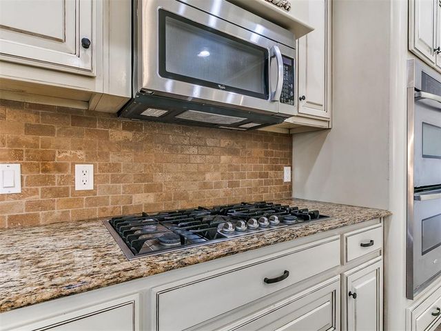 5501 Hidden Fawn Circle, Mustang, OK 73064