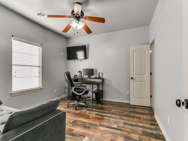 5501 Hidden Fawn Circle, Mustang, OK 73064