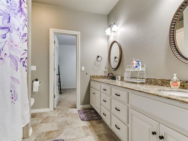 5501 Hidden Fawn Circle, Mustang, OK 73064