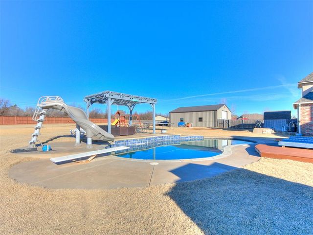 5501 Hidden Fawn Circle, Mustang, OK 73064