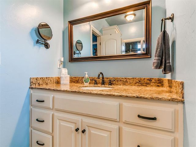 5501 Hidden Fawn Circle, Mustang, OK 73064