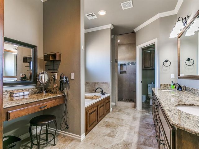 5501 Hidden Fawn Circle, Mustang, OK 73064