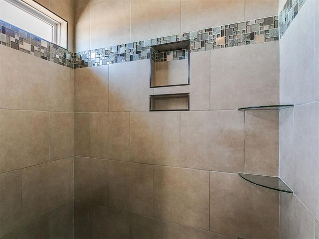 5501 Hidden Fawn Circle, Mustang, OK 73064