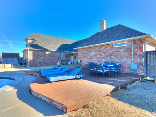 5501 Hidden Fawn Circle, Mustang, OK 73064