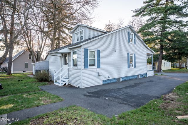 29 Undine Street, Colonie, NY 12205