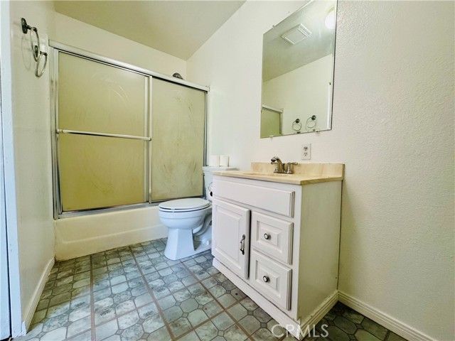 7019 Chimineas Avenue, Reseda (los Angeles), CA 91335