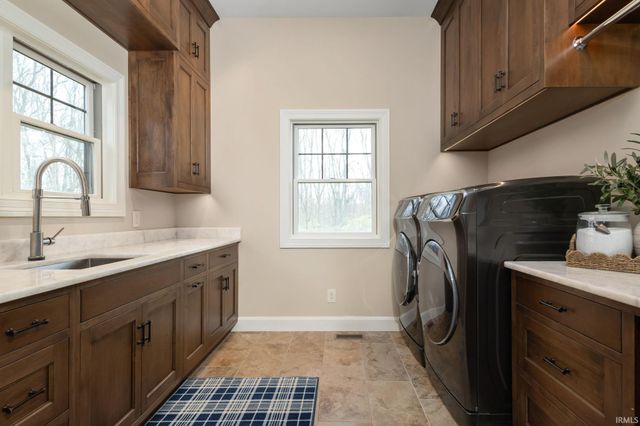 54420 County Road 33 Road, Middlebury, IN 46540