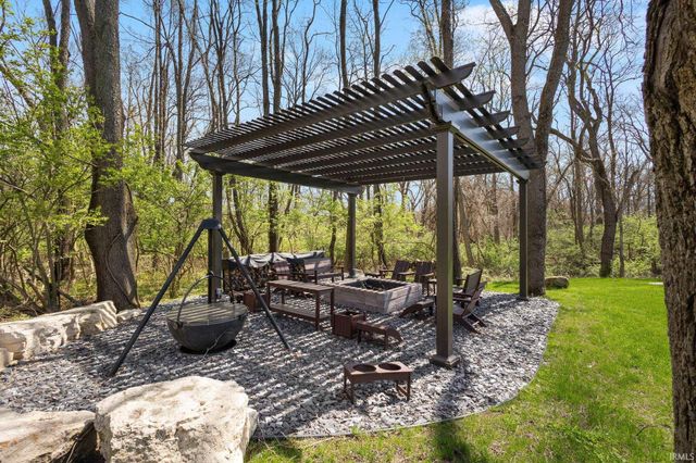 54420 County Road 33 Road, Middlebury, IN 46540