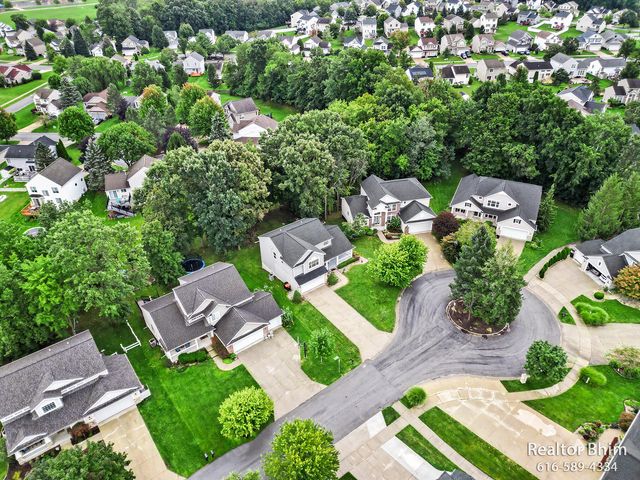 3689 Maple Hurst Drive SE, Kentwood, MI 49512