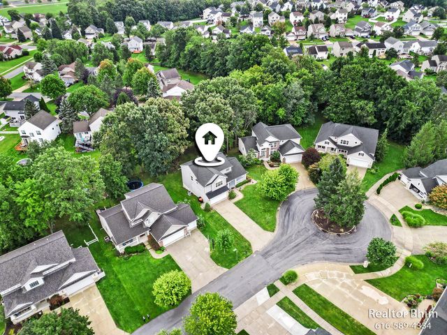 3689 Maple Hurst Drive SE, Kentwood, MI 49512