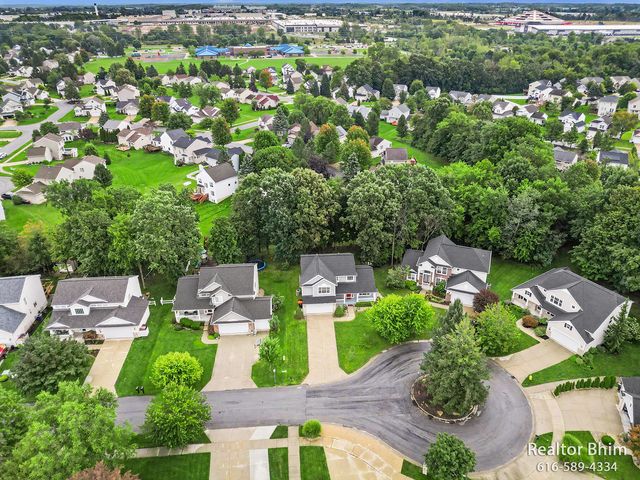 3689 Maple Hurst Drive SE, Kentwood, MI 49512