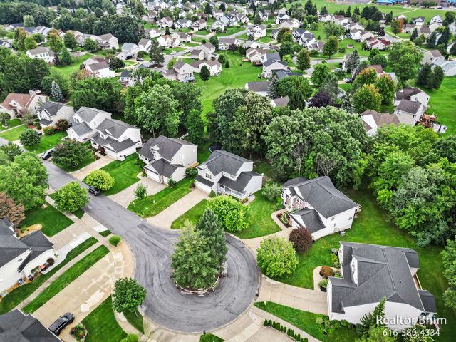 3689 Maple Hurst Drive SE, Kentwood, MI 49512
