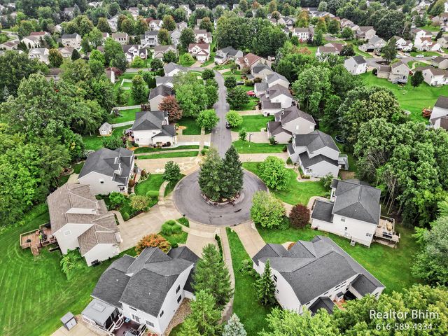 3689 Maple Hurst Drive SE, Kentwood, MI 49512