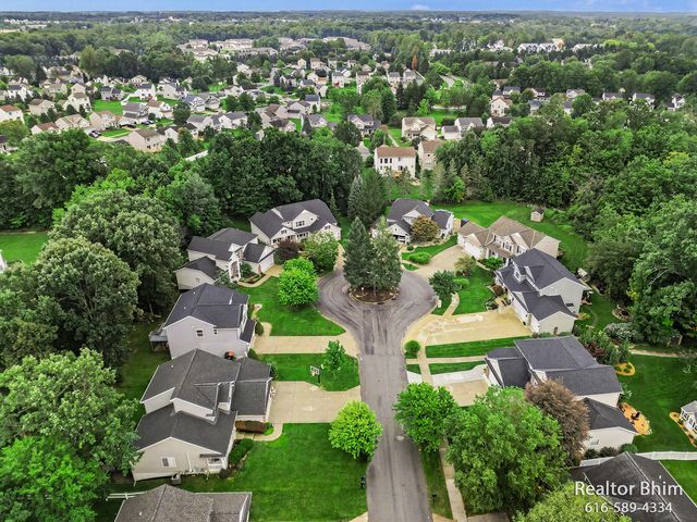 3689 Maple Hurst Drive SE, Kentwood, MI 49512