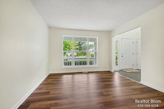 3689 Maple Hurst Drive SE, Kentwood, MI 49512